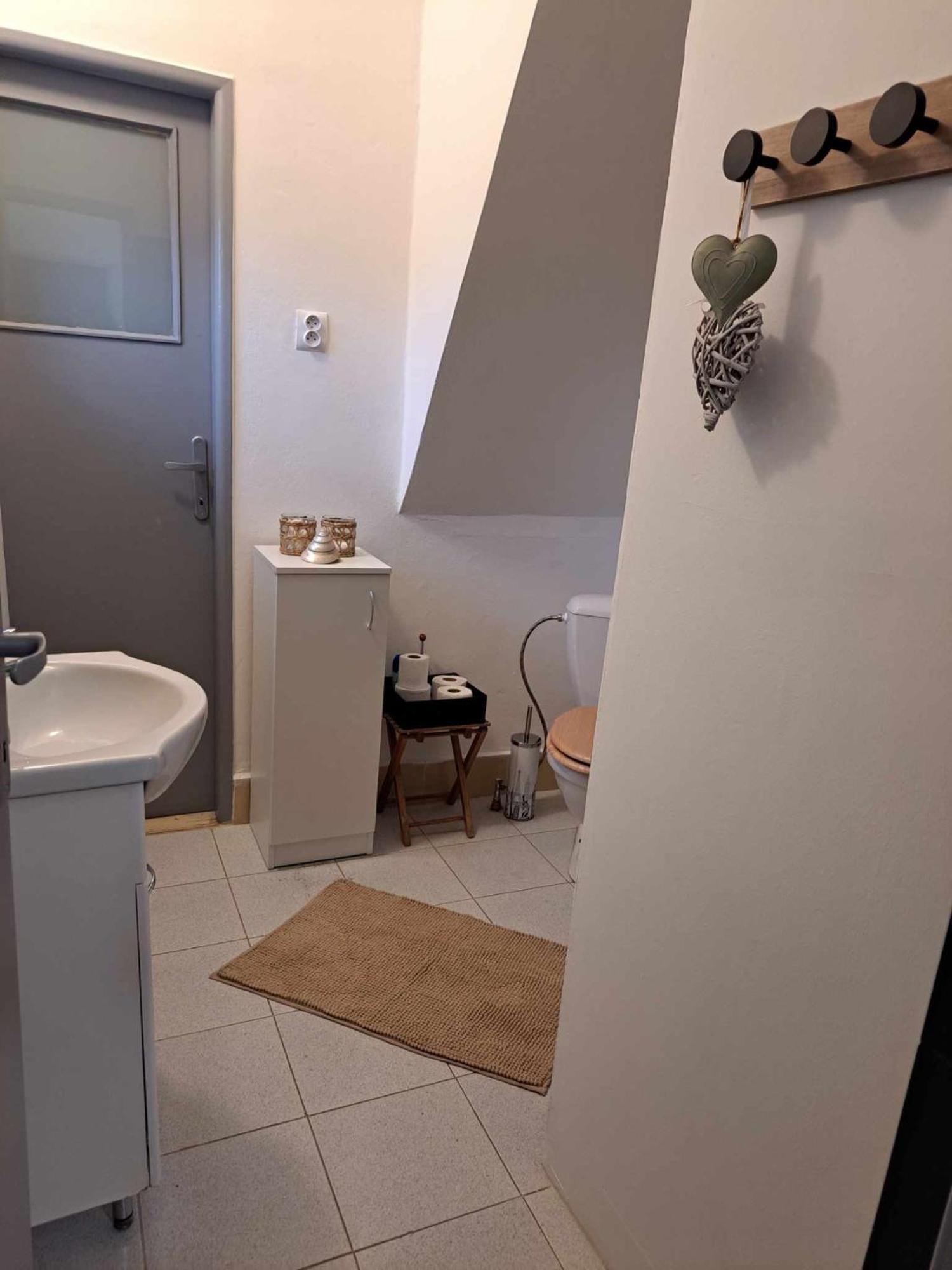 Appartamento Cozy Town Center Retreat Komárno Esterno foto